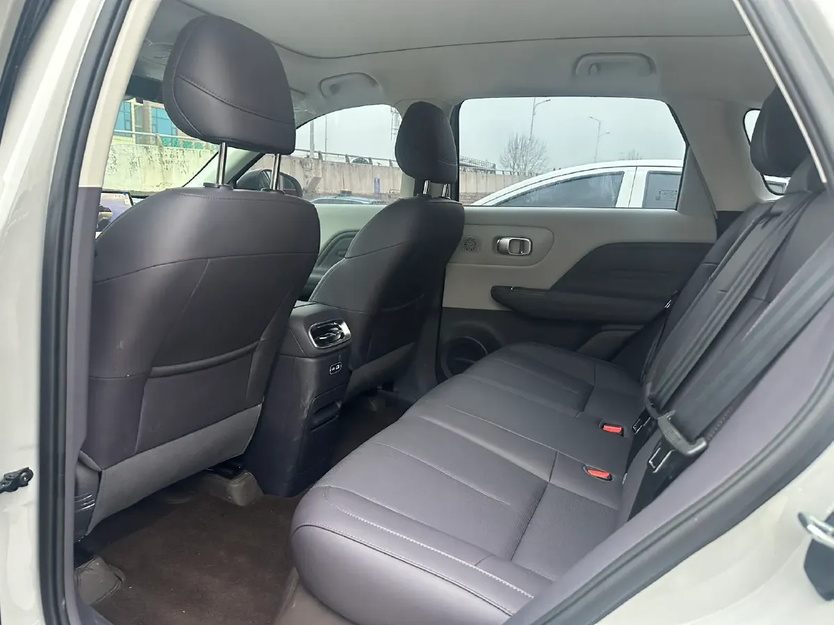 2025 Leapmotor B10 BEV 67.1KWH,autocango,china used car exporter,china ev exporter,chinese used car exporter,chinese used ev exporter