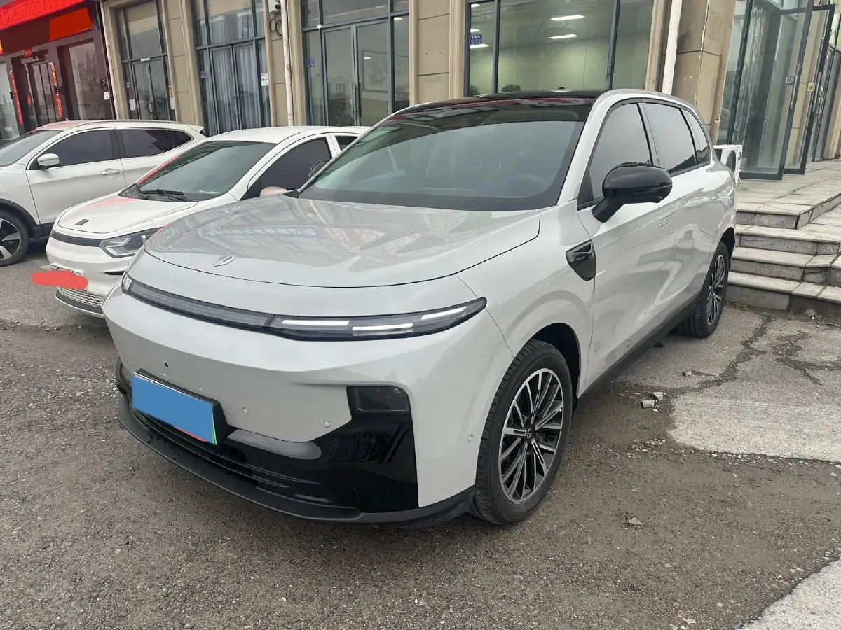 2025 Leapmotor B10 BEV 67.1KWH,autocango,china used car exporter,china ev exporter,chinese used car exporter,chinese used ev exporter