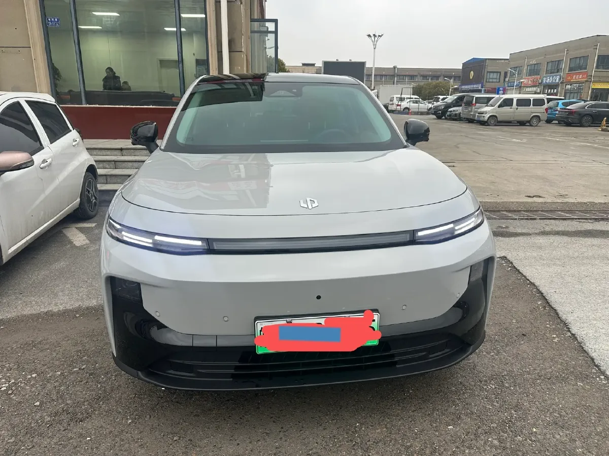 2025 Leapmotor B10 BEV 67.1KWH,autocango,china used car exporter,china ev exporter,chinese used car exporter,chinese used ev exporter
