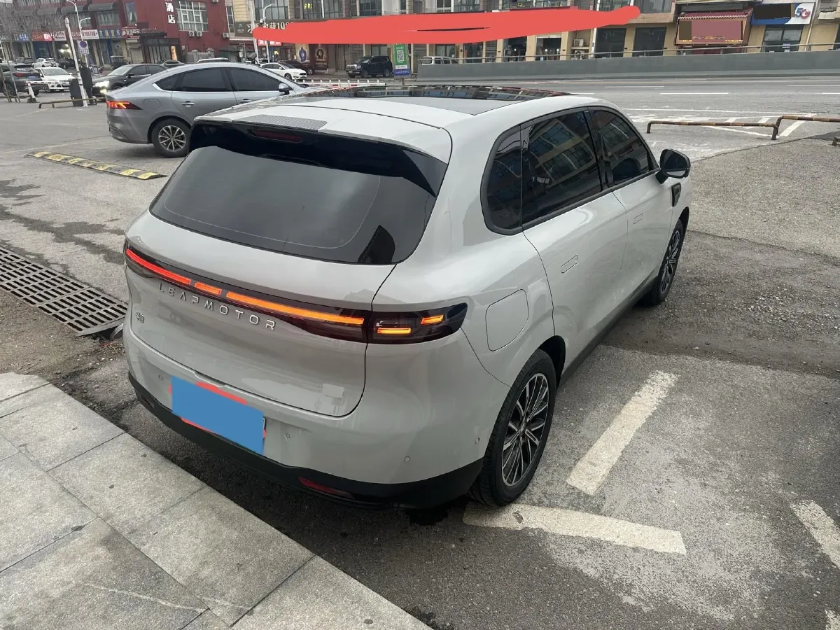 2025 Leapmotor B10 BEV 67.1KWH,autocango,china used car exporter,china ev exporter,chinese used car exporter,chinese used ev exporter