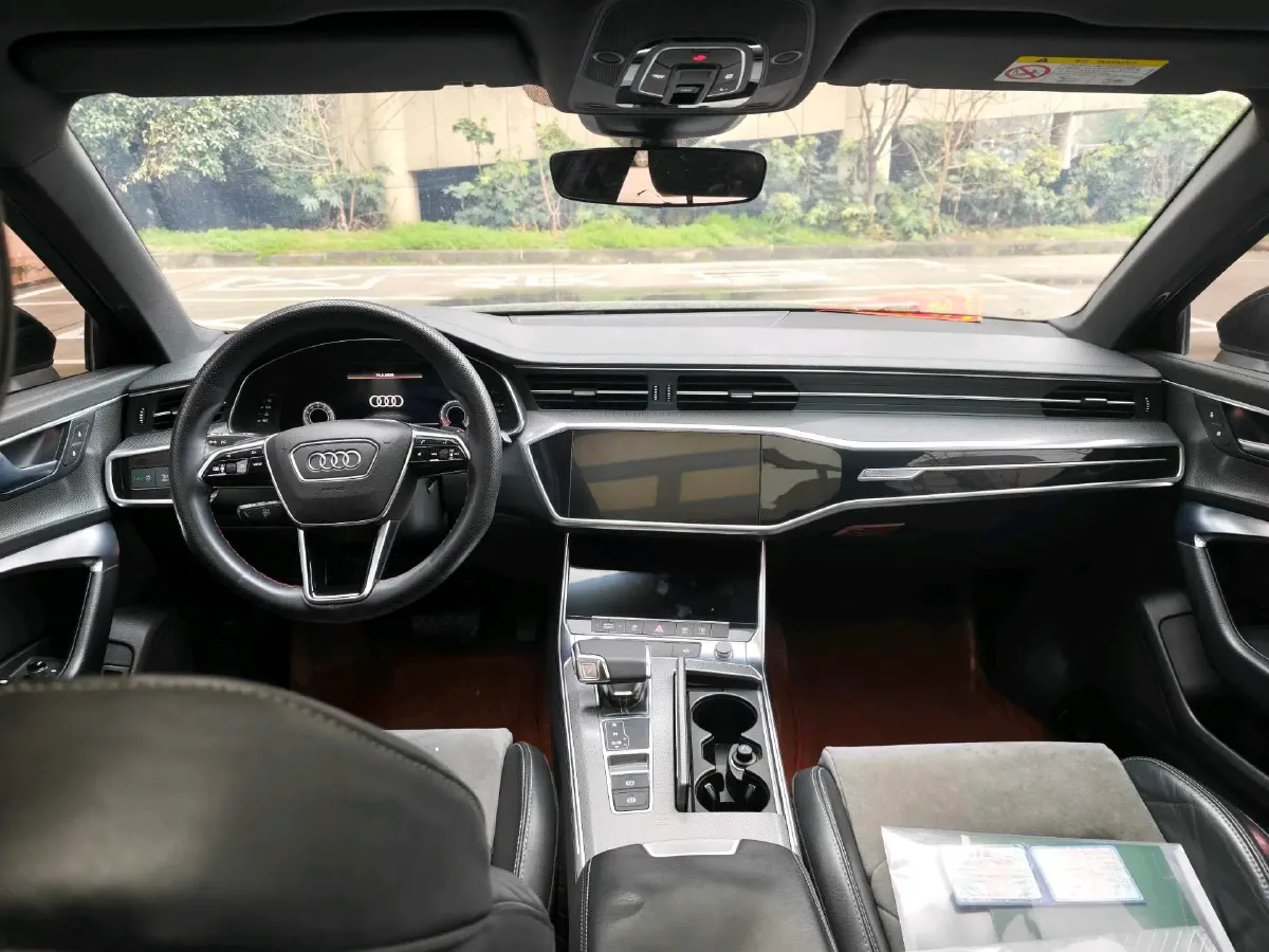 2021 Audi A6L 2.0T 190HP L4 7DCT,autocango,china used car exporter,china ev exporter,chinese used car exporter,chinese used ev exporter