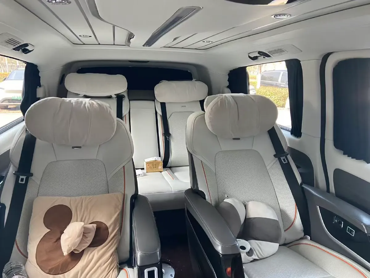 2023 Mercedes-Benz Vito 2.0T 211HP L4 9AT,autocango,china used car exporter,china ev exporter,chinese used car exporter,chinese used ev exporter