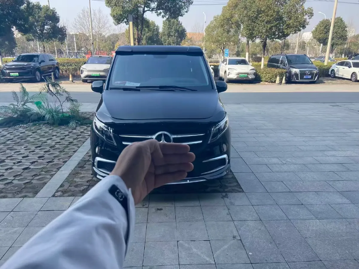 2023 Mercedes-Benz Vito 2.0T 211HP L4 9AT,autocango,china used car exporter,china ev exporter,chinese used car exporter,chinese used ev exporter