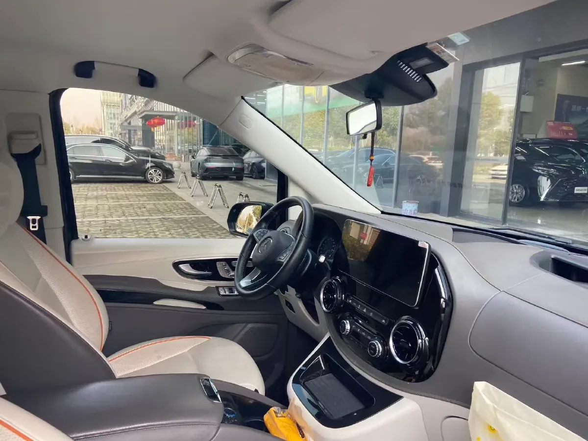 2023 Mercedes-Benz Vito 2.0T 211HP L4 9AT,autocango,china used car exporter,china ev exporter,chinese used car exporter,chinese used ev exporter