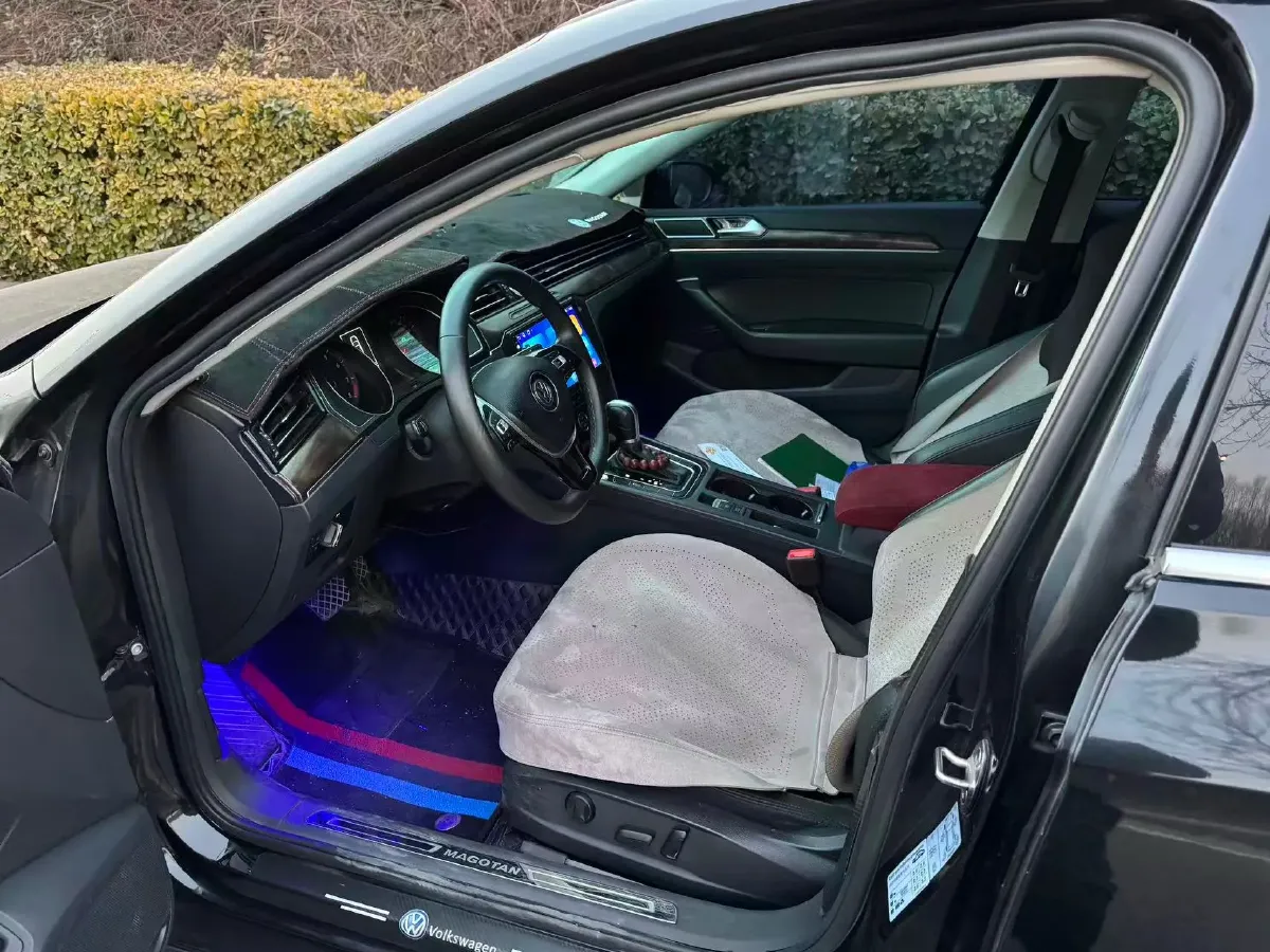 2018 Volkswagen Magotan 1.8T 180HP L4 7DCT,autocango,china used car exporter,china ev exporter,chinese used car exporter,chinese used ev exporter