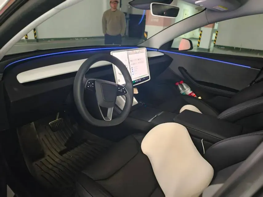 2025 Tesla Model 3 BEV 62.5KWH,autocango,china used car exporter,china ev exporter,chinese used car exporter,chinese used ev exporter
