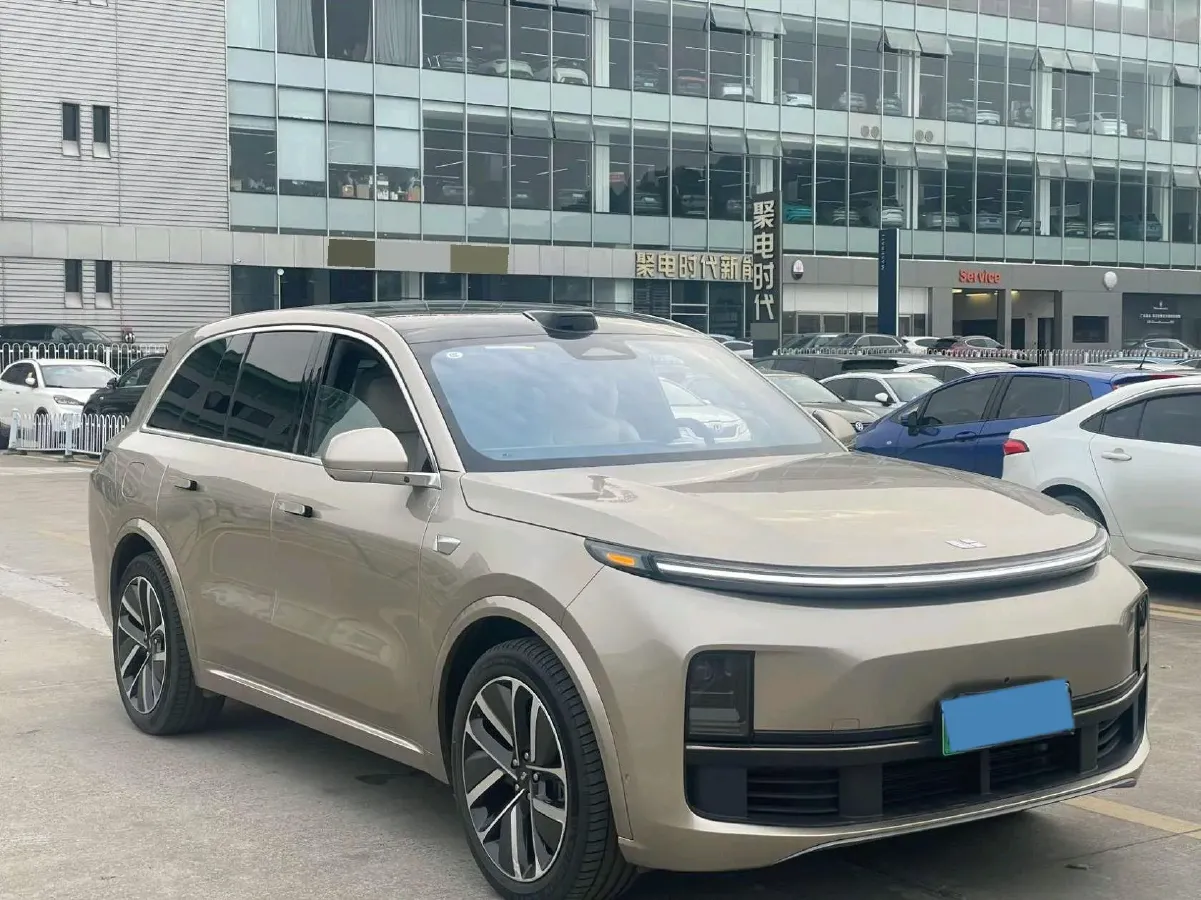 2024 Ford Bronco 2.3T 275HP L4 10AT,autocango,china used car exporter,china ev exporter,chinese used car exporter,chinese used ev exporter