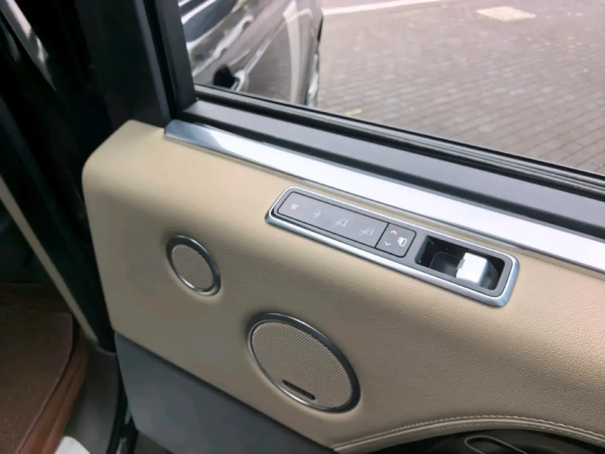 2020 Land Rover Range Rover 3.0T 400HP L6 8AT,autocango,china used car exporter,china ev exporter,chinese used car exporter,chinese used ev exporter