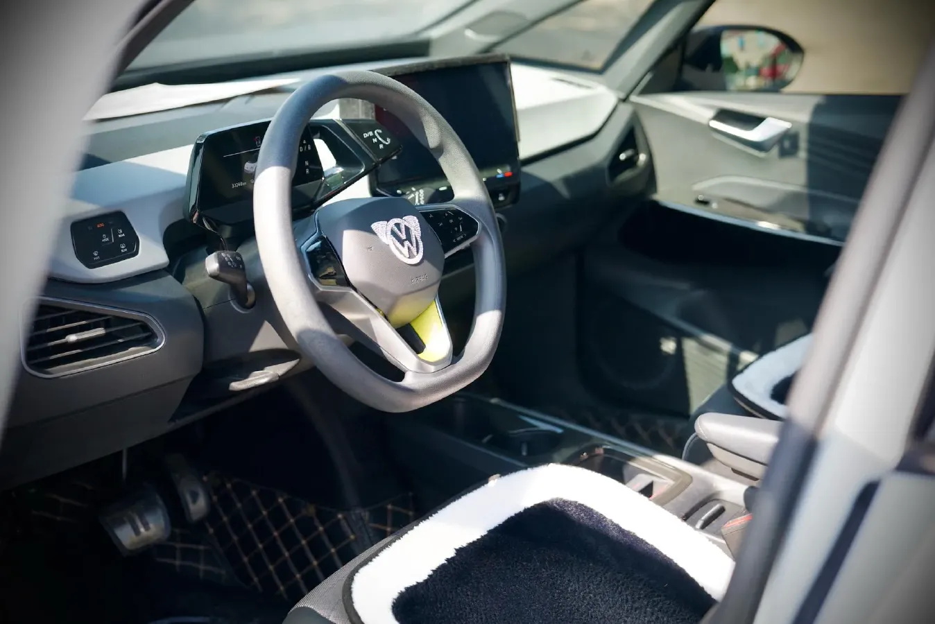 2022 Volkswagen ID.3 BEV 57.3KWH,autocango,china used car exporter,china ev exporter,chinese used car exporter,chinese used ev exporter