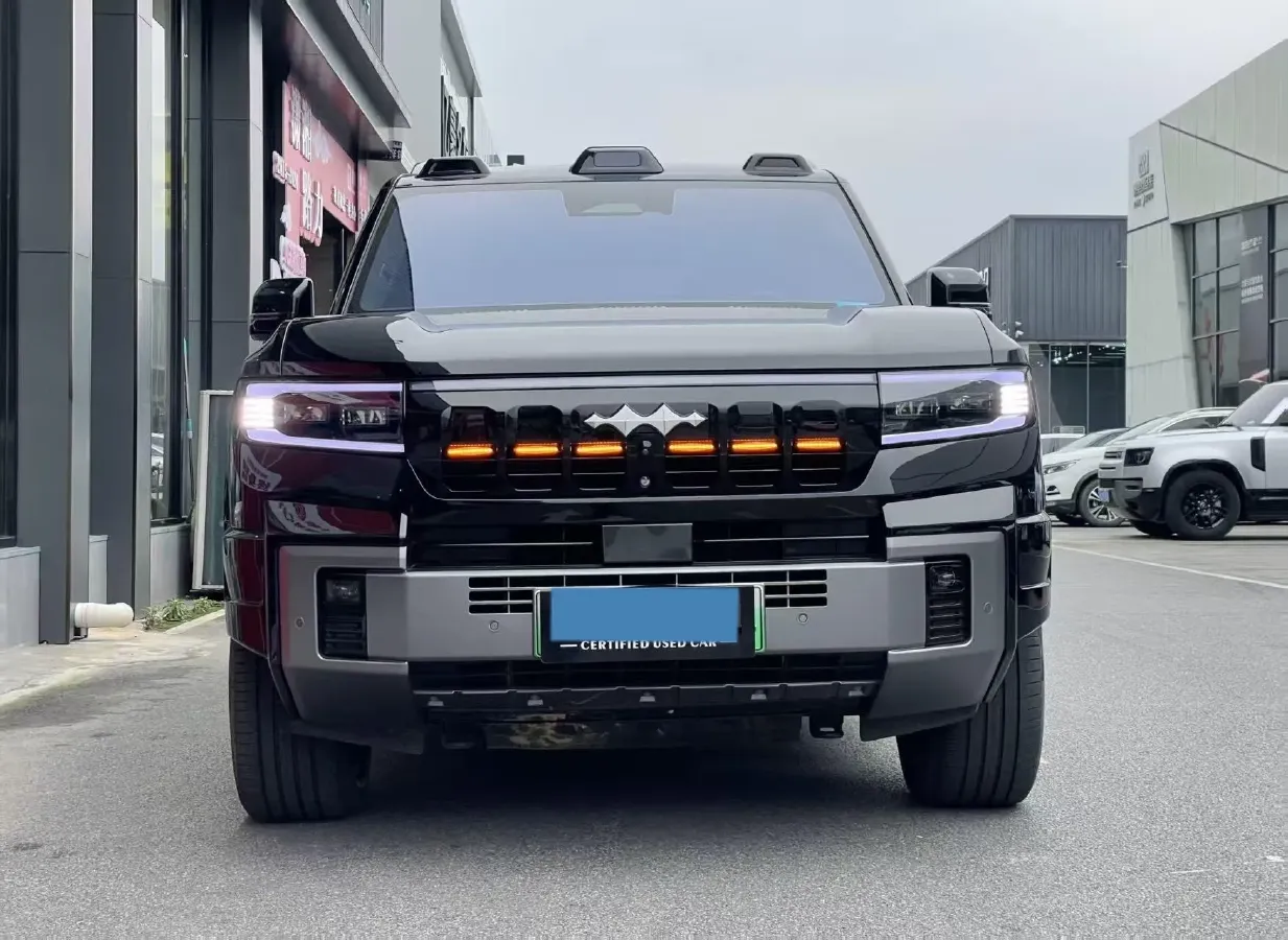 2025 FangChengBao Bao 8 2.0T 245HP L4 E-CVT PHEV 36.8KWH,autocango,china used car exporter,china ev exporter,chinese used car exporter,chinese used ev exporter