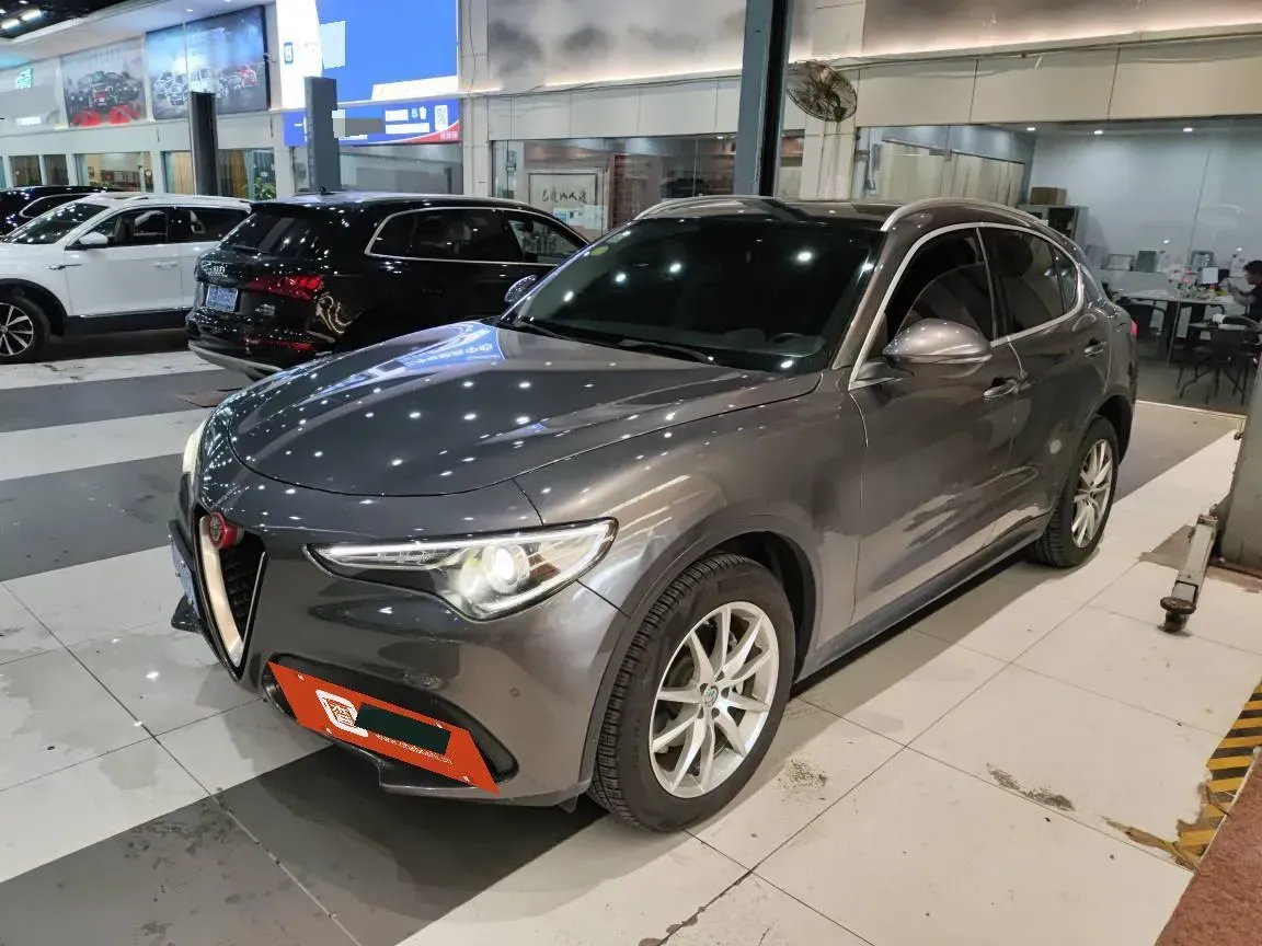 2017 Jaguar XE 2.0T 240HP L4 8AT,autocango,china used car exporter,china ev exporter,chinese used car exporter,chinese used ev exporter