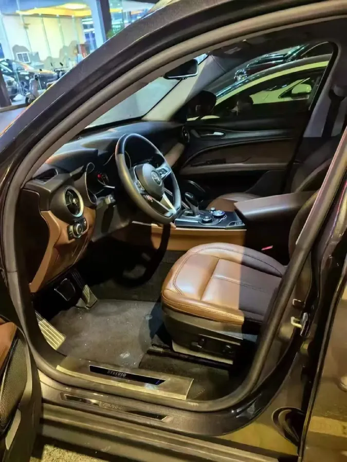 2017 Jaguar XE 2.0T 240HP L4 8AT,autocango,china used car exporter,china ev exporter,chinese used car exporter,chinese used ev exporter