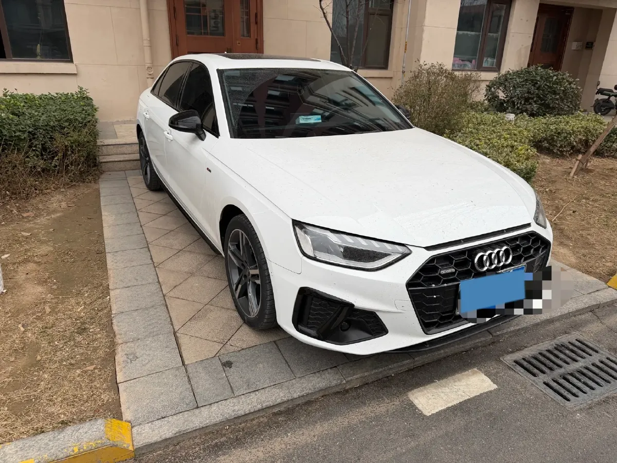 2022 Audi A4L 2.0T 190HP L4 7DCT,autocango,china used car exporter,china ev exporter,chinese used car exporter,chinese used ev exporter
