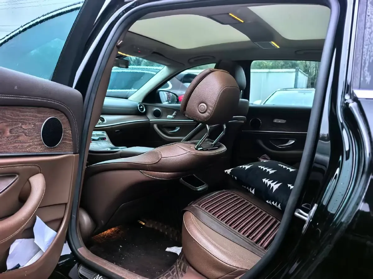 2022 Mercedes-Benz E Class 2.0T 197HP L4 9AT,autocango,china used car exporter,china ev exporter,chinese used car exporter,chinese used ev exporter