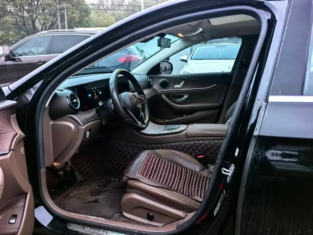 2022 Mercedes-Benz E Class 2.0T 197HP L4 9AT,autocango,china used car exporter,china ev exporter,chinese used car exporter,chinese used ev exporter
