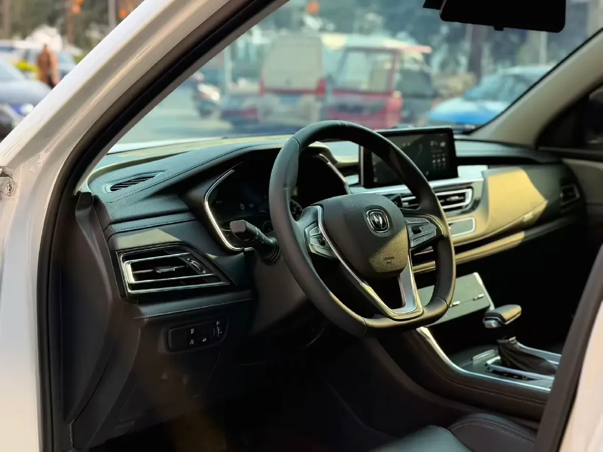 2022 ChangAn CS75 1.5T 180HP L4 7DCT,autocango,china used car exporter,china ev exporter,chinese used car exporter,chinese used ev exporter