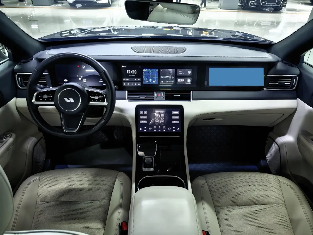 2021 Li ONE Range Extended 131HP REEV 40.5KWH,autocango,china used car exporter,china ev exporter,chinese used car exporter,chinese used ev exporter