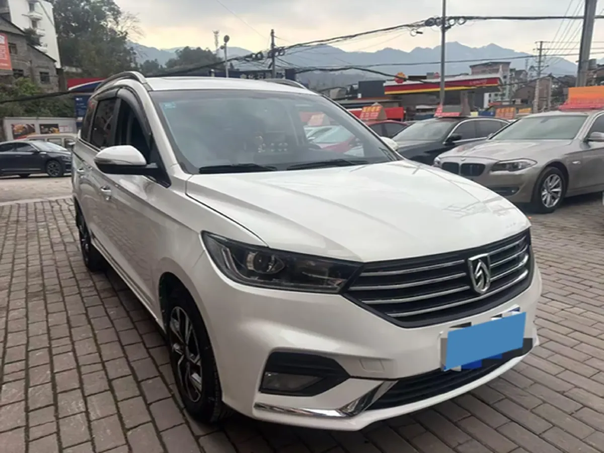 2018 BaoJun 360 1.5L 112HP L4 6MT,autocango,china used car exporter,china ev exporter,chinese used car exporter,chinese used ev exporter
