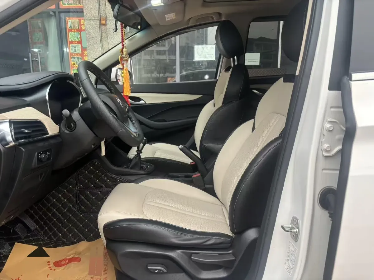 2018 BaoJun 360 1.5L 112HP L4 6MT,autocango,china used car exporter,china ev exporter,chinese used car exporter,chinese used ev exporter