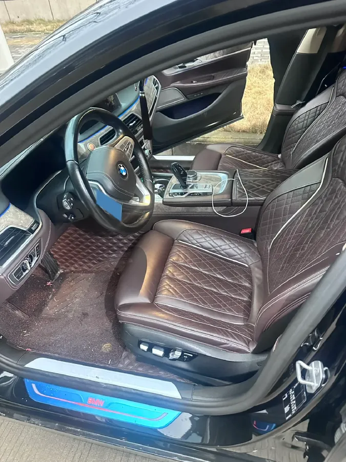 2019 BMW 7 Series 3.0T 340HP L6 8AT,autocango,china used car exporter,china ev exporter,chinese used car exporter,chinese used ev exporter