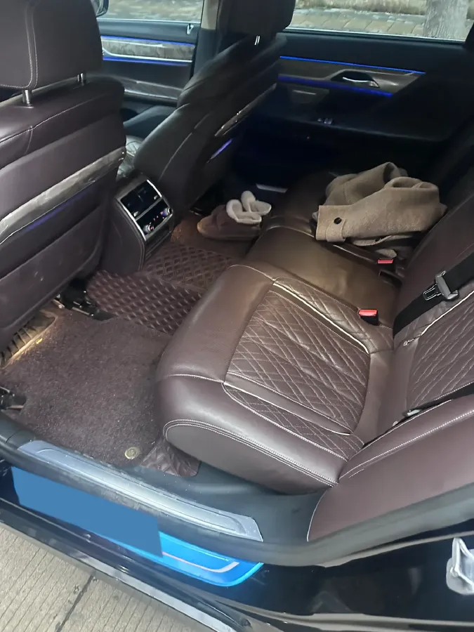 2019 BMW 7 Series 3.0T 340HP L6 8AT,autocango,china used car exporter,china ev exporter,chinese used car exporter,chinese used ev exporter