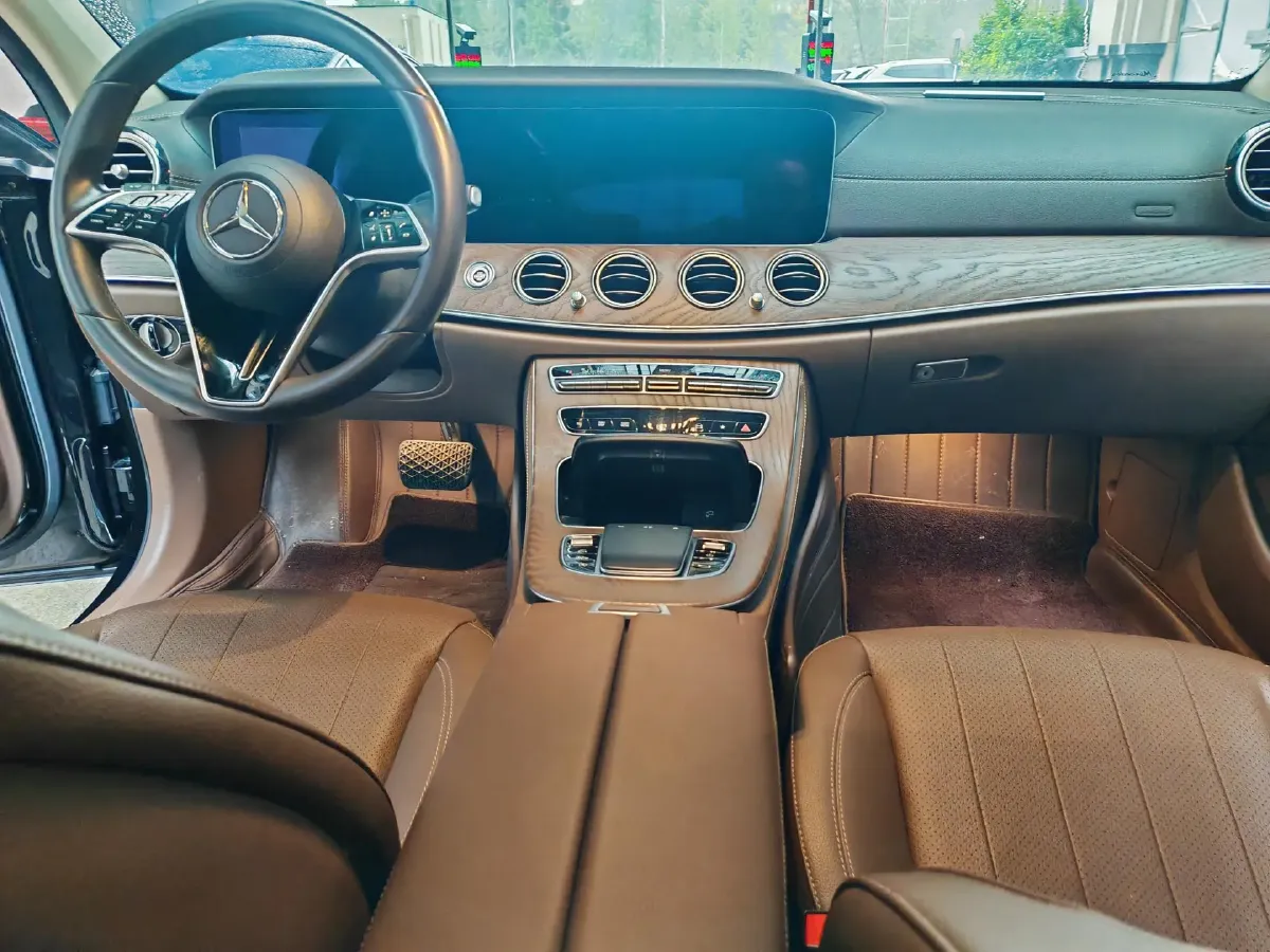 2021 Mercedes-Benz E Class 2.0T 258HP L4 9AT,autocango,china used car exporter,china ev exporter,chinese used car exporter,chinese used ev exporter