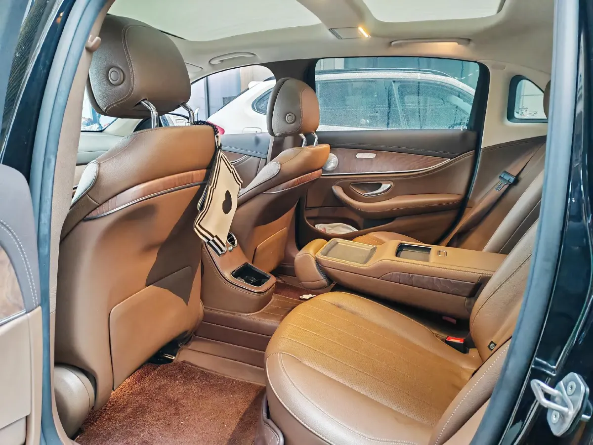 2021 Mercedes-Benz E Class 2.0T 258HP L4 9AT,autocango,china used car exporter,china ev exporter,chinese used car exporter,chinese used ev exporter