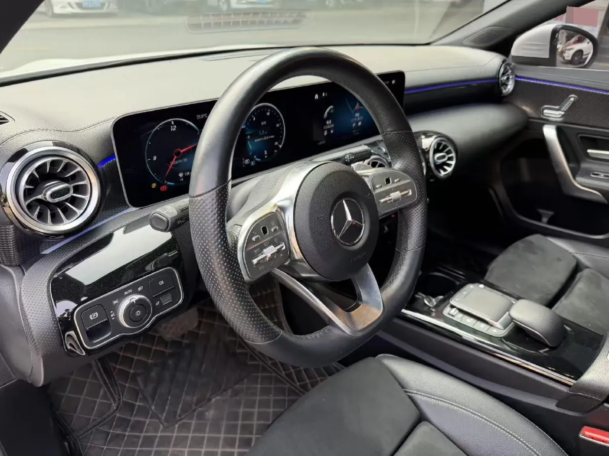 2020 Mercedes-Benz A Class 1.3T 163HP L4 7DCT,autocango,china used car exporter,china ev exporter,chinese used car exporter,chinese used ev exporter