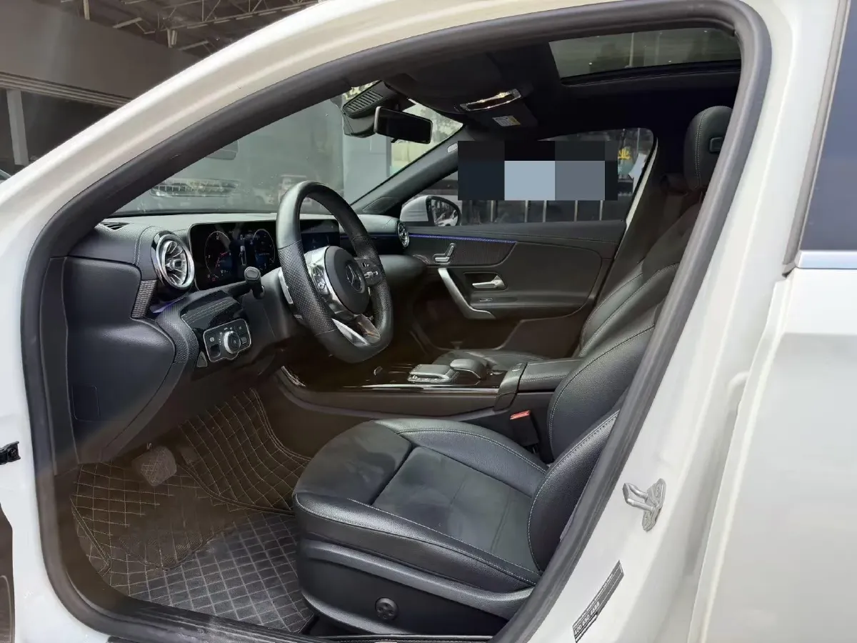 2020 Mercedes-Benz A Class 1.3T 163HP L4 7DCT,autocango,china used car exporter,china ev exporter,chinese used car exporter,chinese used ev exporter