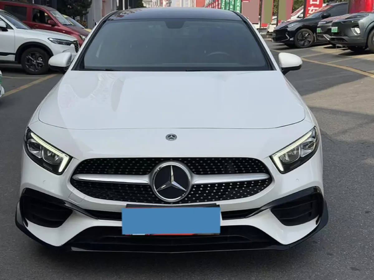 2020 Mercedes-Benz A Class 1.3T 163HP L4 7DCT,autocango,china used car exporter,china ev exporter,chinese used car exporter,chinese used ev exporter