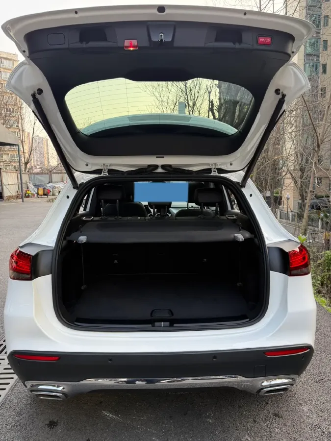 2022 Mercedes-Benz GLA Class 1.3T 136HP L4 7DCT,autocango,china used car exporter,china ev exporter,chinese used car exporter,chinese used ev exporter