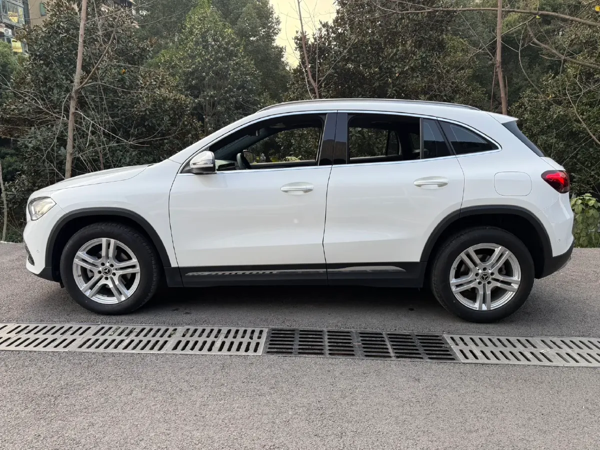 2022 Mercedes-Benz GLA Class 1.3T 136HP L4 7DCT,autocango,china used car exporter,china ev exporter,chinese used car exporter,chinese used ev exporter