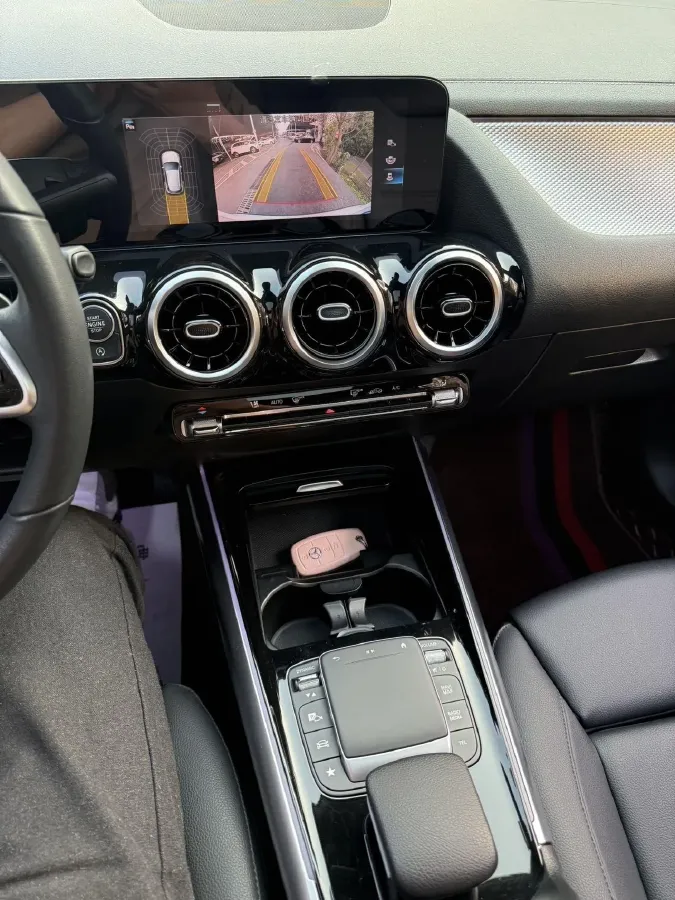 2022 Mercedes-Benz GLA Class 1.3T 136HP L4 7DCT,autocango,china used car exporter,china ev exporter,chinese used car exporter,chinese used ev exporter