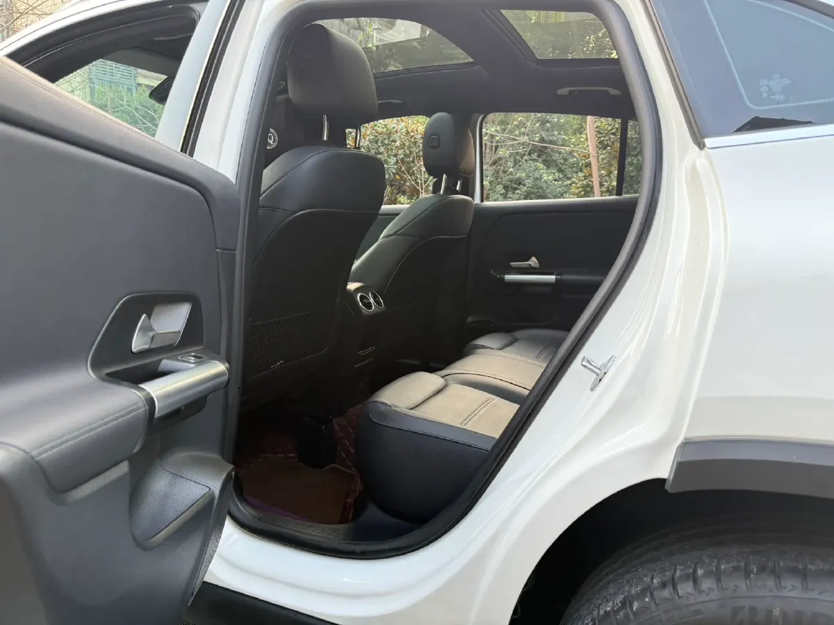 2022 Mercedes-Benz GLA Class 1.3T 136HP L4 7DCT,autocango,china used car exporter,china ev exporter,chinese used car exporter,chinese used ev exporter