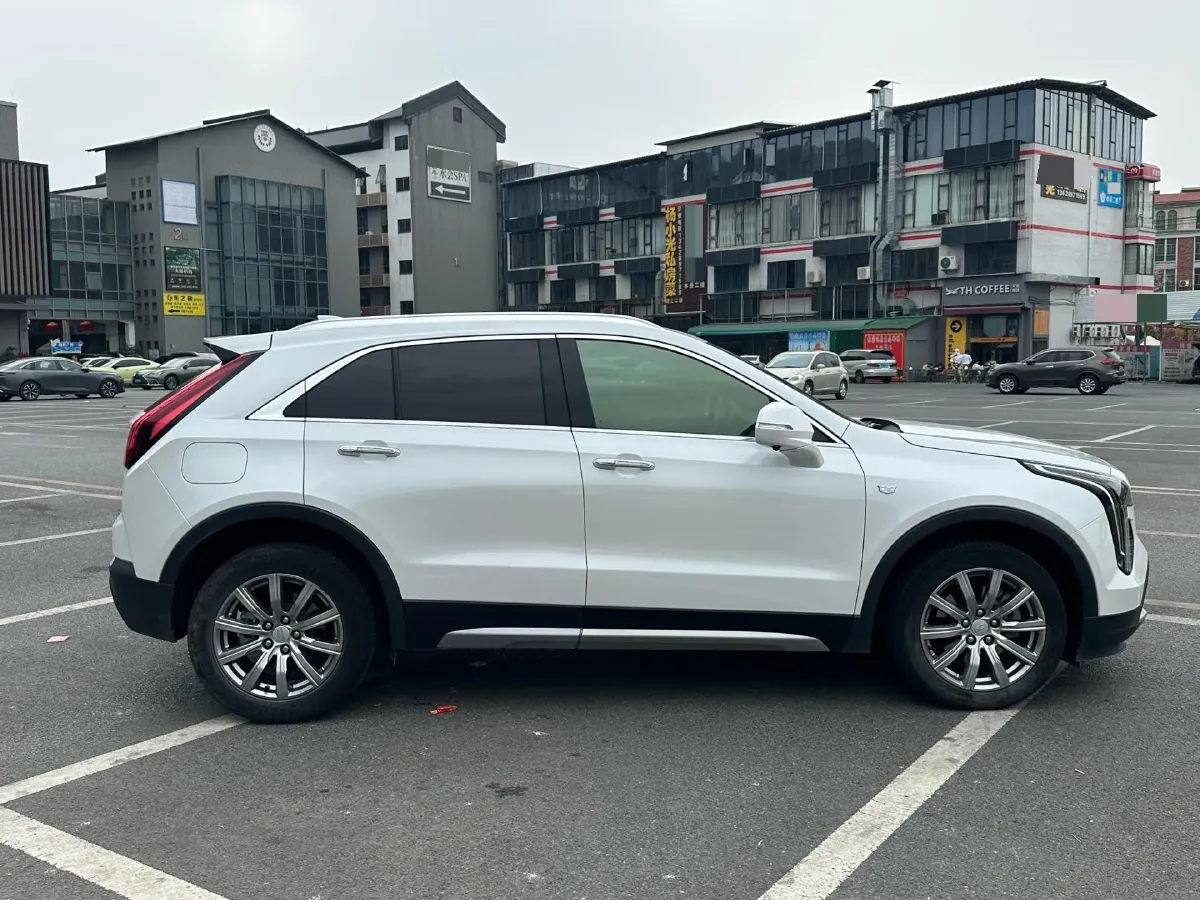 2021 Cadillac XT4 2.0T 237HP L4 9AT,autocango,china used car exporter,china ev exporter,chinese used car exporter,chinese used ev exporter