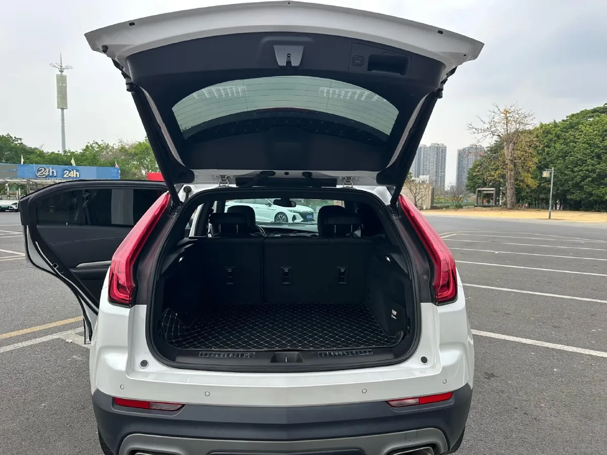 2021 Cadillac XT4 2.0T 237HP L4 9AT,autocango,china used car exporter,china ev exporter,chinese used car exporter,chinese used ev exporter