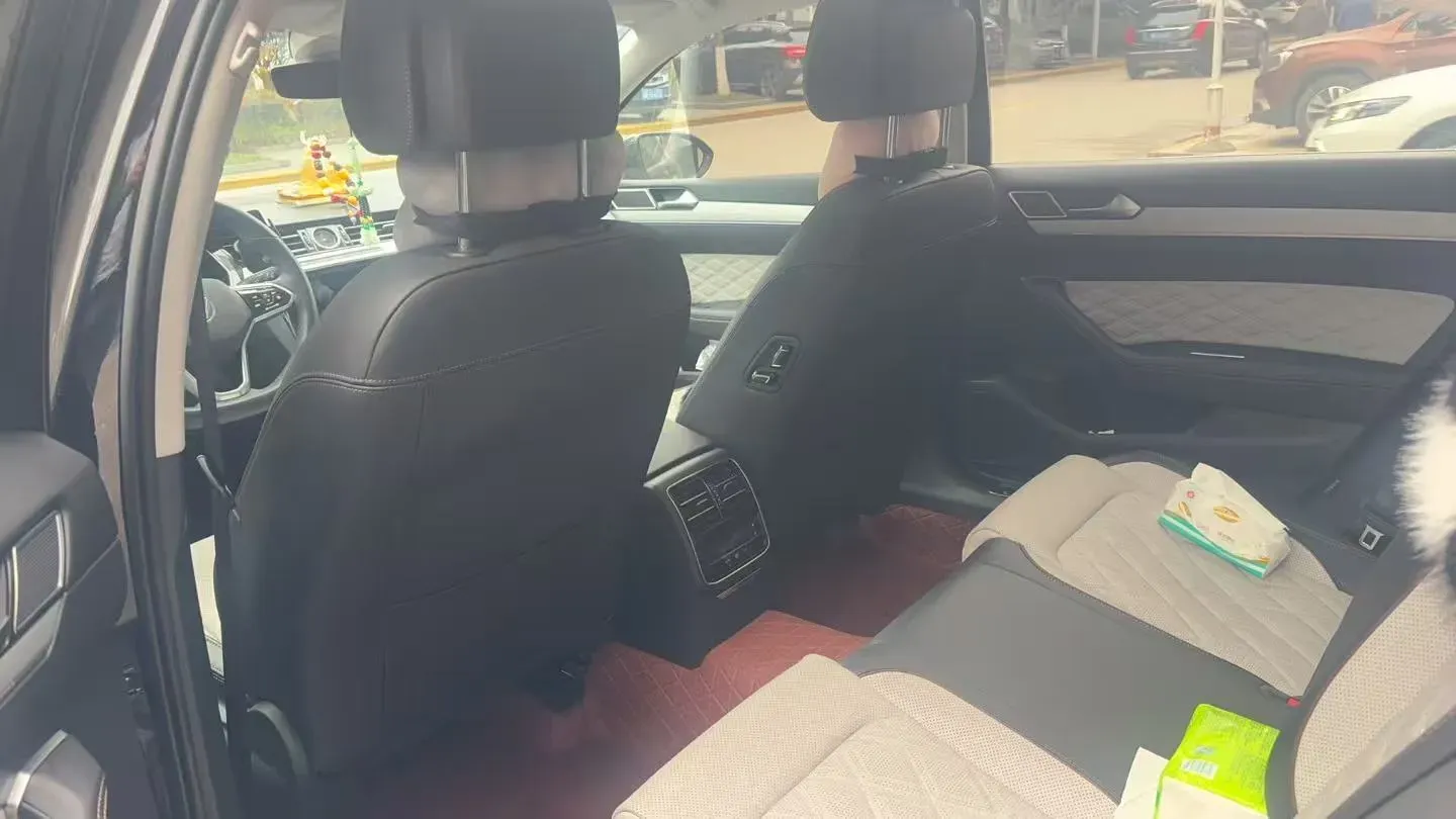 2023 Volkswagen Magotan 2.0T 186HP L4 7DCT,autocango,china used car exporter,china ev exporter,chinese used car exporter,chinese used ev exporter