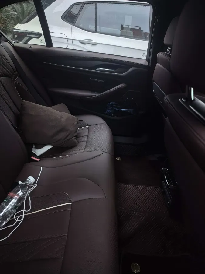 2023 BMW 5 Series 2.0T 245HP L4 8AT,autocango,china used car exporter,china ev exporter,chinese used car exporter,chinese used ev exporter