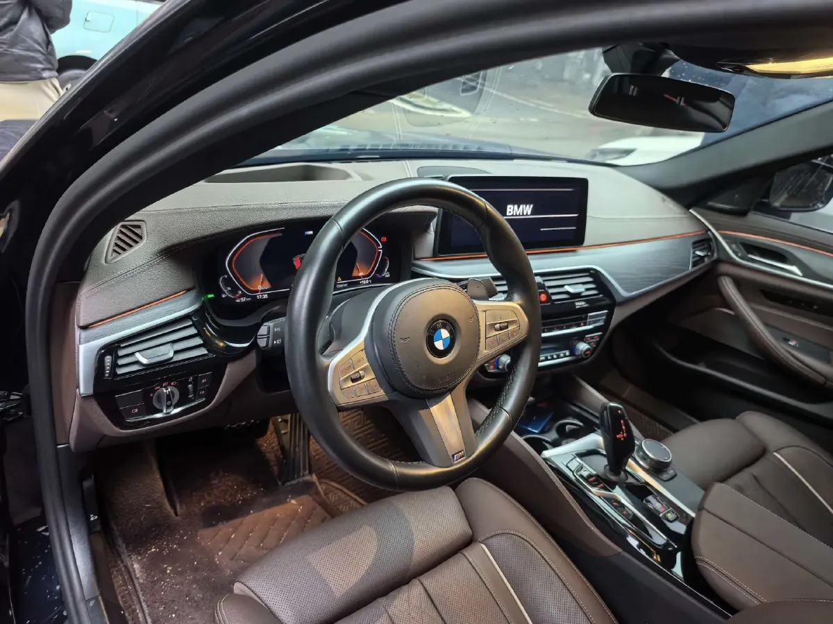 2023 BMW 5 Series 2.0T 245HP L4 8AT,autocango,china used car exporter,china ev exporter,chinese used car exporter,chinese used ev exporter