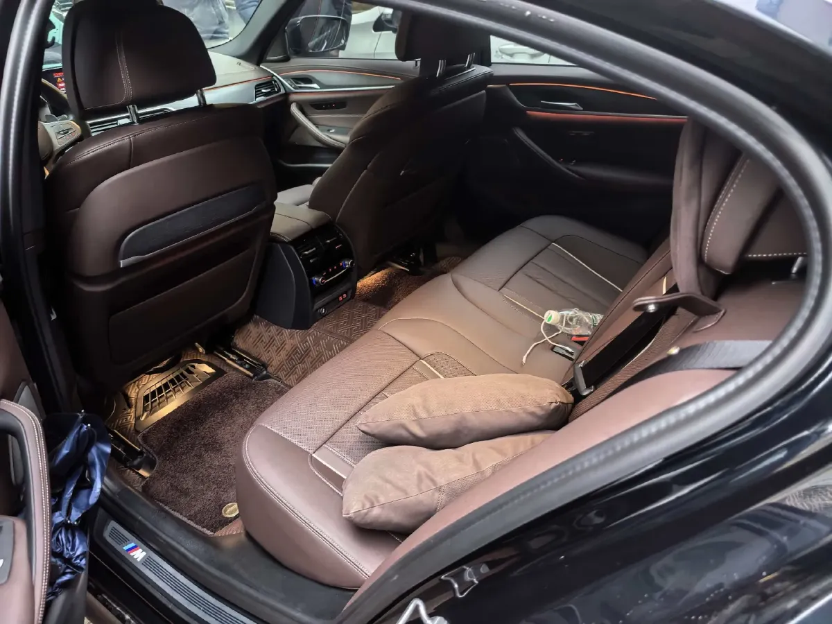 2023 BMW 5 Series 2.0T 245HP L4 8AT,autocango,china used car exporter,china ev exporter,chinese used car exporter,chinese used ev exporter