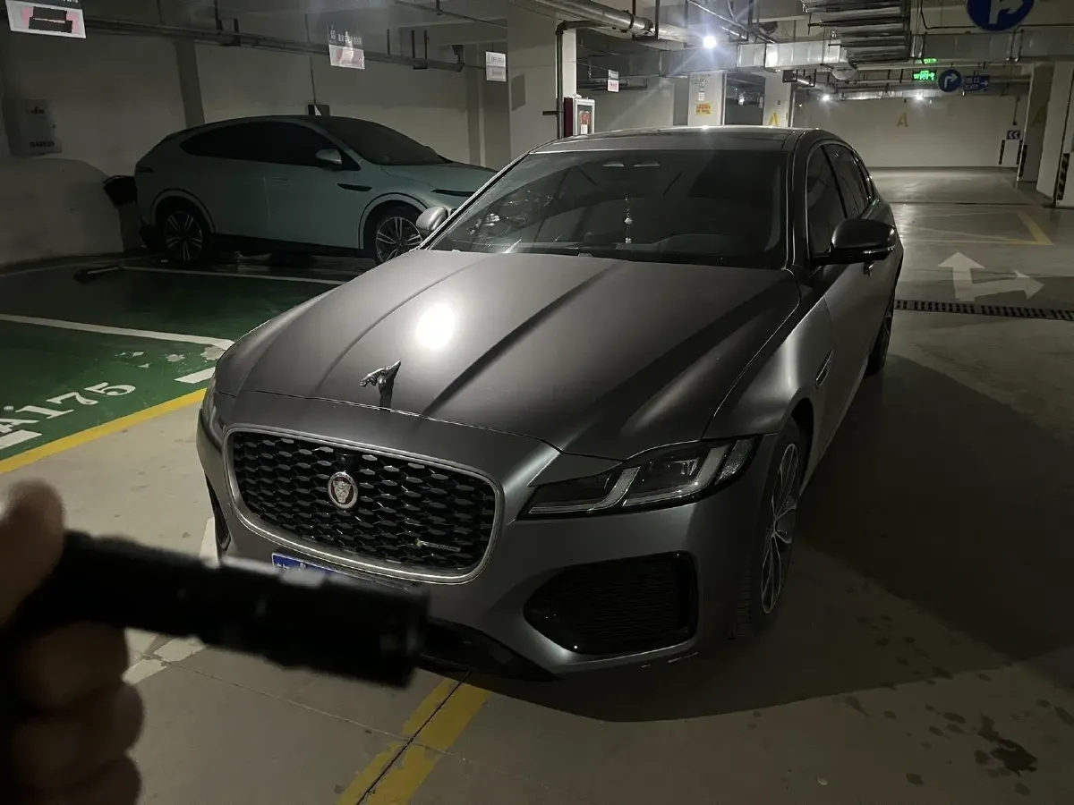 2022 Jaguar XFL 2.0T 250HP L4 8AT,autocango,china used car exporter,china ev exporter,chinese used car exporter,chinese used ev exporter
