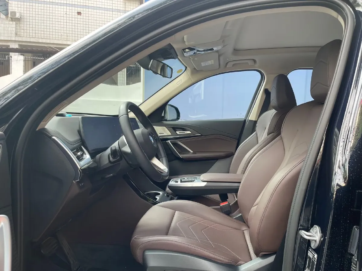 2024 BMW X1 2.0T 204HP L4 7DCT,autocango,china used car exporter,china ev exporter,chinese used car exporter,chinese used ev exporter