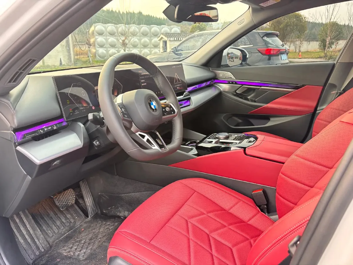 2025 BMW 5 Series 2.0T 258HP L4 8AT,autocango,china used car exporter,china ev exporter,chinese used car exporter,chinese used ev exporter
