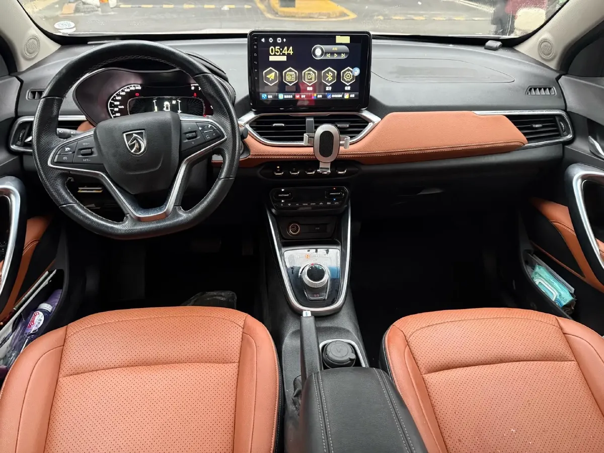 2017 HaiMa S5 Young Edition 1.6L 122HP L4 5MT,autocango,china used car exporter,china ev exporter,chinese used car exporter,chinese used ev exporter