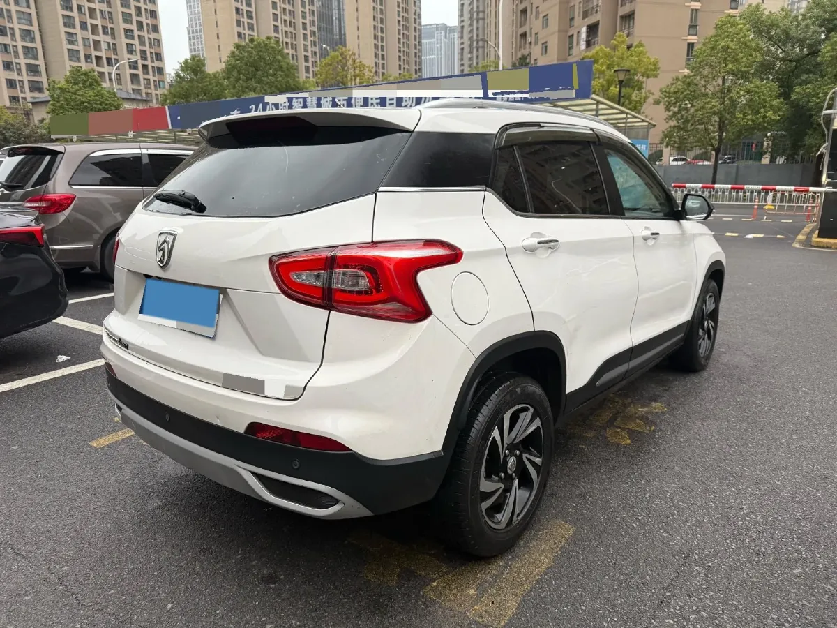 2017 HaiMa S5 Young Edition 1.6L 122HP L4 5MT,autocango,china used car exporter,china ev exporter,chinese used car exporter,chinese used ev exporter