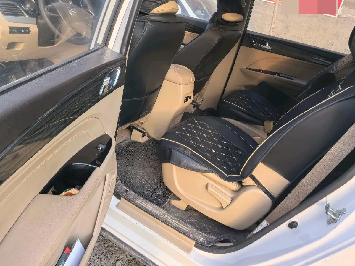 2016 BaoJun 560 1.5T 150HP L4 6MT,autocango,china used car exporter,china ev exporter,chinese used car exporter,chinese used ev exporter