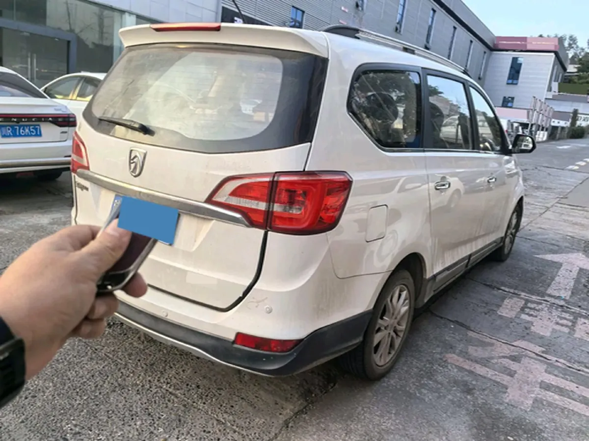 2016 BaoJun 560 1.5T 150HP L4 6MT,autocango,china used car exporter,china ev exporter,chinese used car exporter,chinese used ev exporter