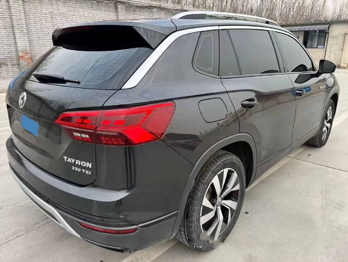 2019 Jeep Cherokee 2.0T 234HP L4 9AT,autocango,china used car exporter,china ev exporter,chinese used car exporter,chinese used ev exporter