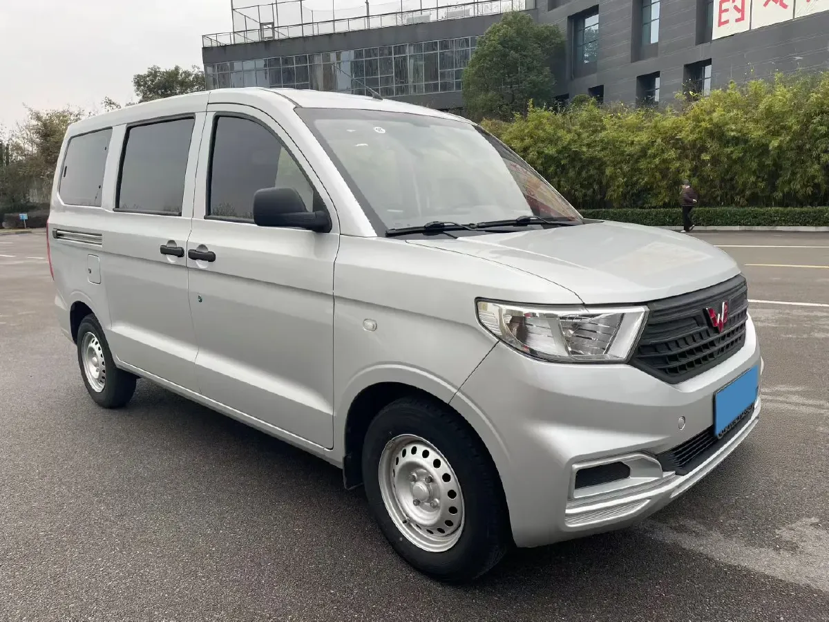 2019 WuLing HongGuang V 1.5L 99HP L4 6MT,autocango,china used car exporter,china ev exporter,chinese used car exporter,chinese used ev exporter