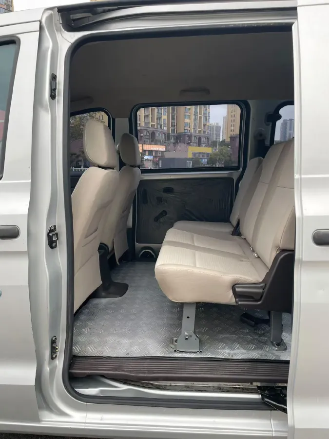 2019 WuLing HongGuang V 1.5L 99HP L4 6MT,autocango,china used car exporter,china ev exporter,chinese used car exporter,chinese used ev exporter